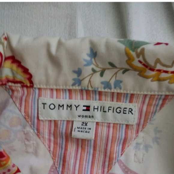 Beautiful Tommy Hilfiger Jacket - Picture 2 of 2